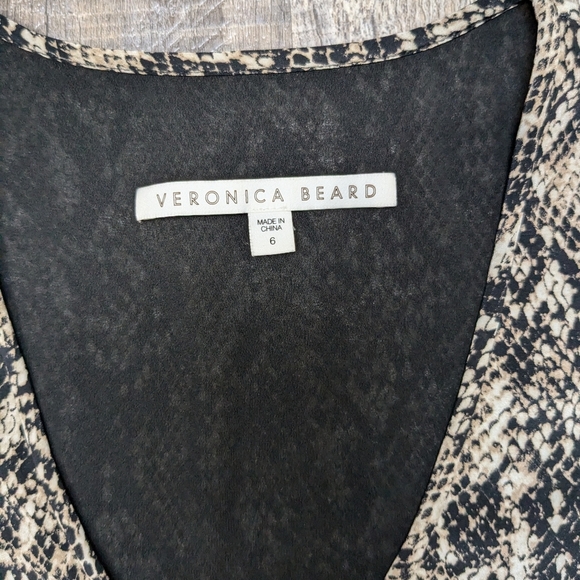 VERONICA BEARD Ried Short Sleeve VNeck Ruffle Hem Silk Dress Sz 6 Snake Print - Picture 6 of 11